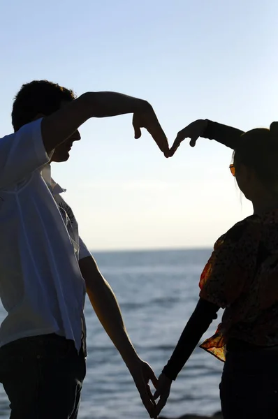 Paar Verliefd Het Strand — Stockfoto