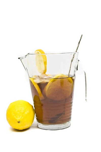 Limon Buzlu Bir Bardak Limonata — Stok fotoğraf