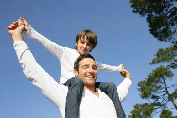 Little Boy Sitting Shoulders Man — Stock Photo, Image