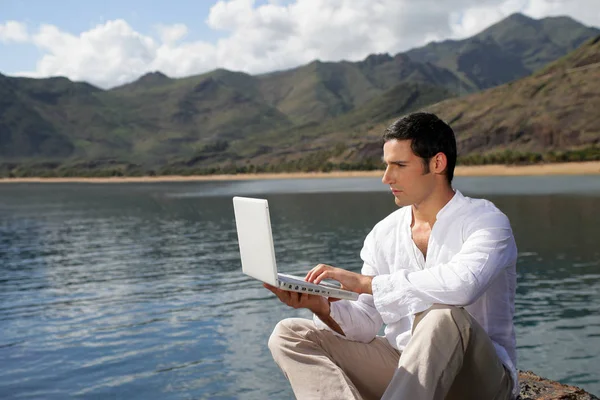 Man Laptop Sea Profile — Stock Photo, Image