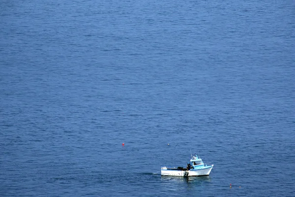 Bateau Pêcheur Dans Mer — Photo