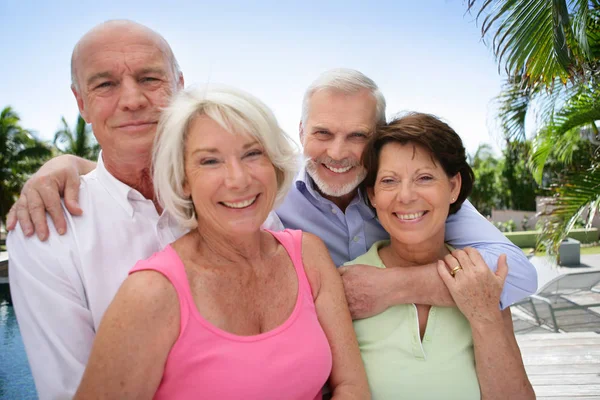 Grupa Seniorów Uśmiechnięta — Zdjęcie stockowe