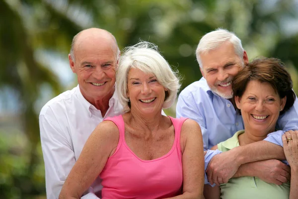 Grupo Ancianos Sonriendo — Foto de Stock