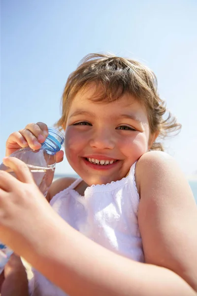 Portrait Girl Smiling Bottle Water — Stock Photo, Image