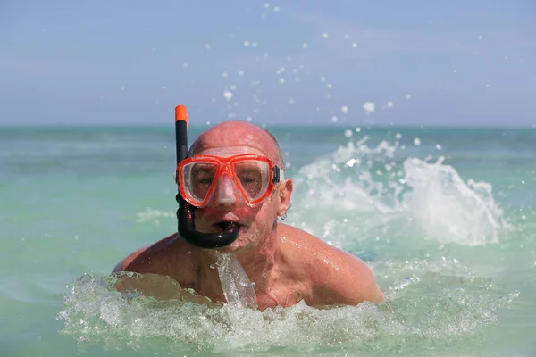 Old Man Bathing Sea Mask Snorkel Diving — Stock Photo, Image