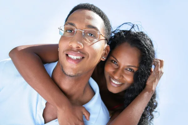 Retrato Casal Raça Mista Sorrindo — Fotografia de Stock