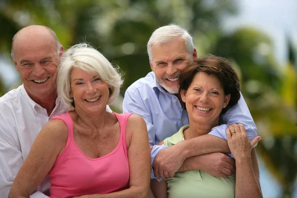 Grupo Ancianos Sonriendo —  Fotos de Stock