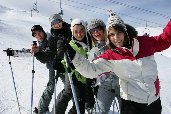 Group Young People Snow — Stock Photo, Image
