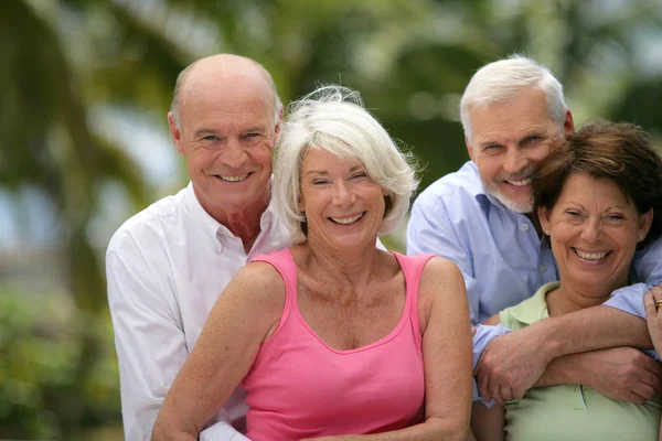 Grupo Ancianos Sonriendo — Foto de Stock
