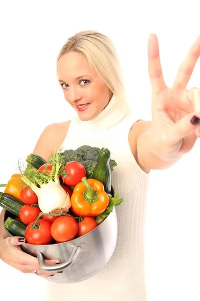 Frau Mit Gemüse Essen — Stockfoto