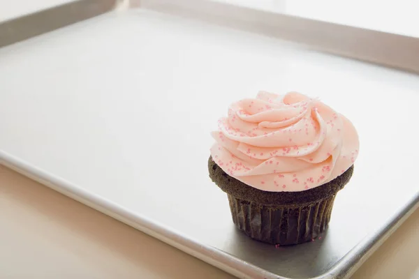 Close Cupcake Silver Tray Horizontally Framed Shot — Stockfoto
