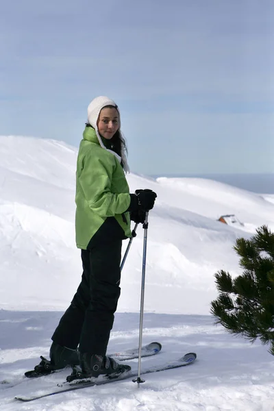 Kar Genç Kadın — Stok fotoğraf