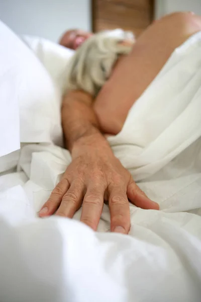 Senior Couple Lying Bed — Stock Photo, Image