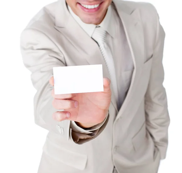 Κοντινό Πλάνο Ενός Επιχειρηματία Που Δείχνει Μια Λευκή Κάρτα Απομονωμένη — Φωτογραφία Αρχείου