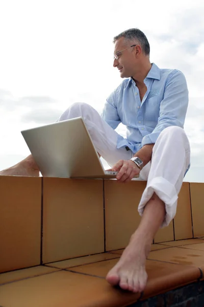 Man Laptop Sitting Terrace Profile — Stock Photo, Image