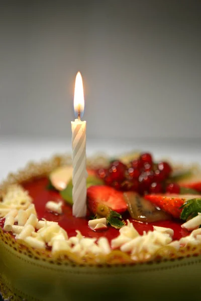 Bolo Frutas Com Creme — Fotografia de Stock