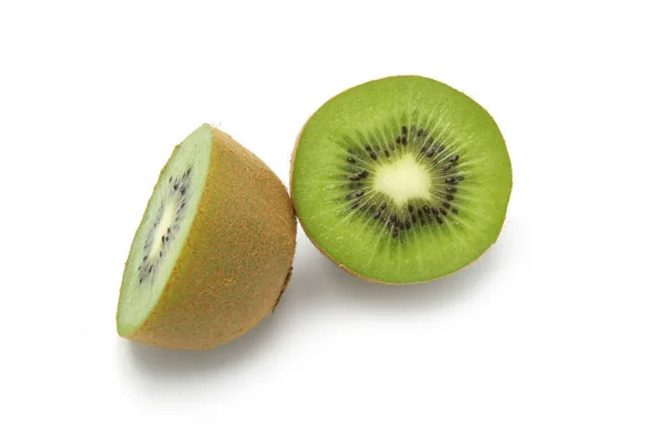 Kiwi Halbiert Auf Weißem Hintergrund — Stockfoto