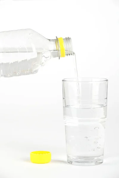 Vaso Agua Con Cubitos Hielo Aislados Blanco — Foto de Stock