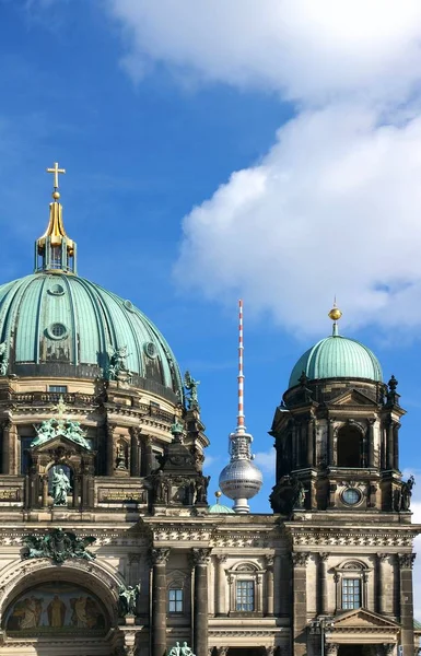 柏林大教堂与广播电视塔 — 图库照片