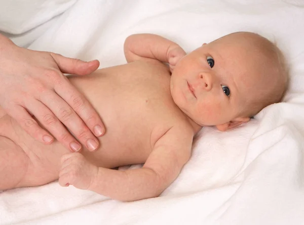Kleines Neugeborenes Kind — Stockfoto