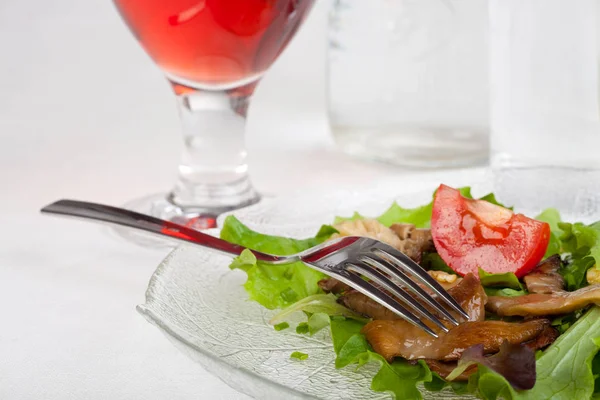 Insalata Con Funghi Ostrica Fritti — Foto Stock