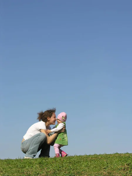 Mother Baby Meadow — Stock Photo, Image