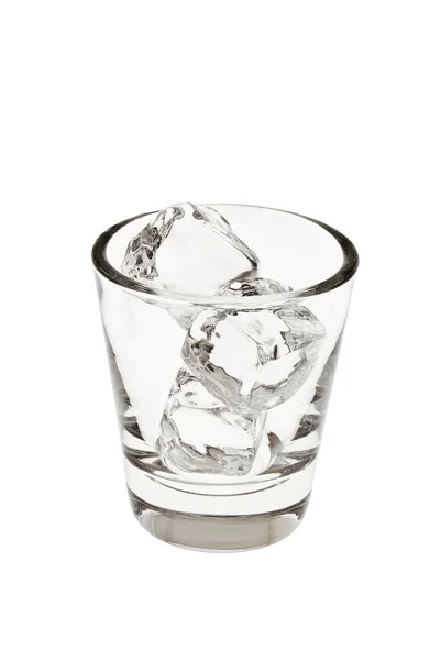 Leeres Altmodisches Glas Mit Eiswürfeln Auf Weißem Hintergrund Auf Weißem — Stockfoto