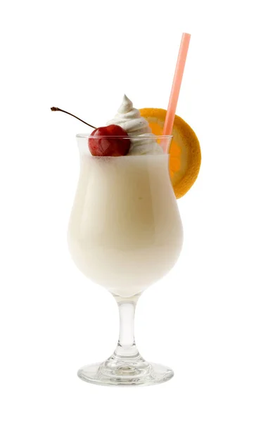 Pina Colada Bebida Misturada Com Frutas Decoradas Fundo Branco — Fotografia de Stock