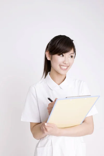 Portret Van Japanse Jonge Verpleegster — Stockfoto