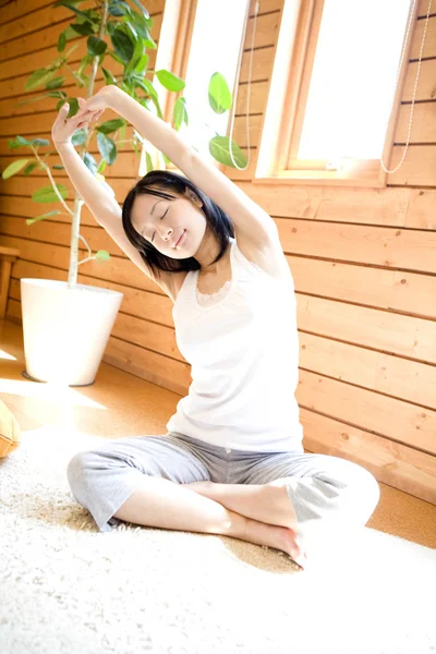 Mulher Japonesa Fazendo Exercício Físico — Fotografia de Stock