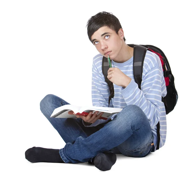 有读书和思考能力的年轻男大学生 — 图库照片