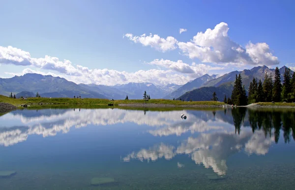 Görkemli Alp Manzarası Manzarası — Stok fotoğraf