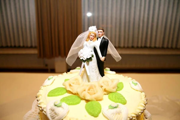 Wedding Cake White Flowers — Stock Photo, Image