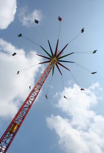 Atracción Moderno Parque Atracciones —  Fotos de Stock