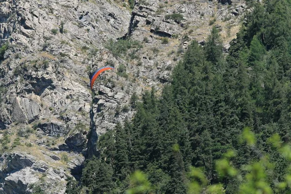 Paraglider Orange Flight — Stock Photo, Image