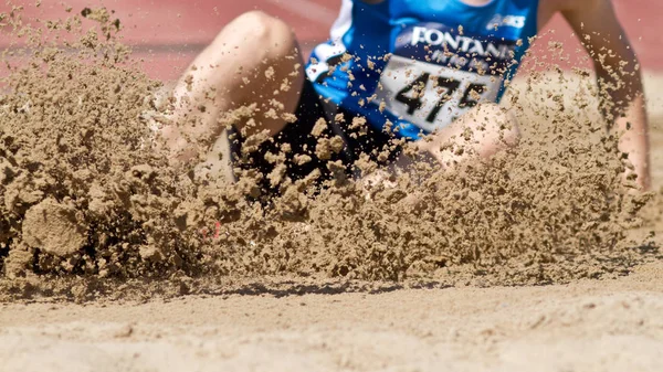 Bambini Che Giocano Con Sabbia Sulla Spiaggia — Foto Stock