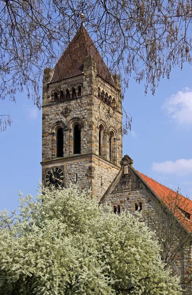 Vysoká Věž Petra Románský Obrozenecký Nouveau Kostel Weinheimu Jaro 2010 — Stock fotografie