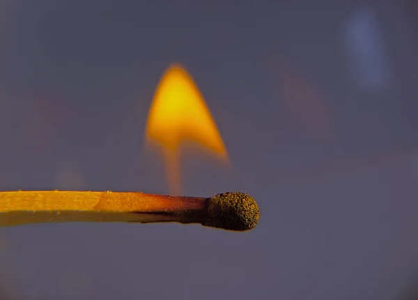 Partido Ardiente Sobre Fondo Negro — Foto de Stock