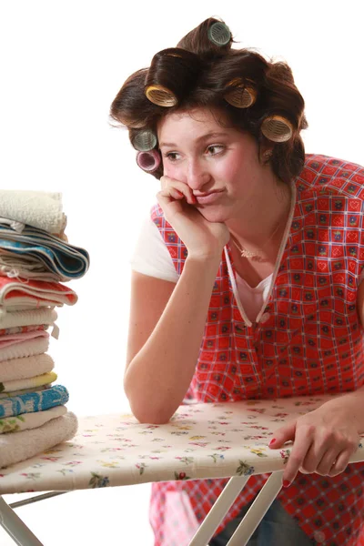 Jeune Femme Avec Une Pile Serviettes — Photo