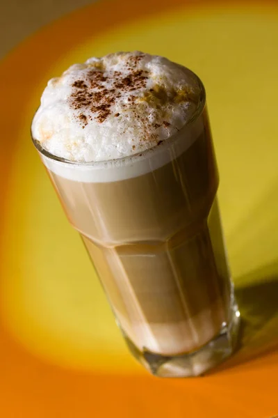 Latte Macchiato Kaffeetrinken — Stockfoto