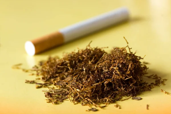 Conceito Dependência Tabaco Cigarros Mesa — Fotografia de Stock