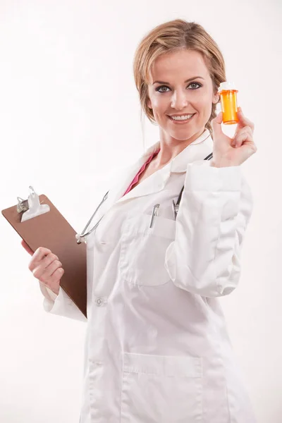 Amigável Atraente Enfermeira Médica Caucasiana Assistente Saúde — Fotografia de Stock