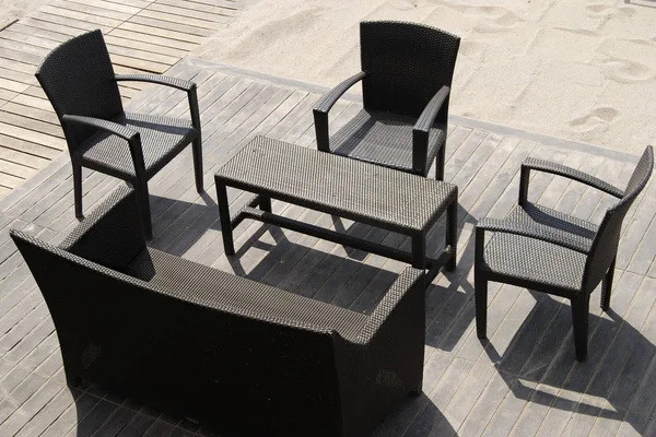 Τραπέζι Και Καρέκλες Στην Παραλία Κάννες Γαλλία — Φωτογραφία Αρχείου