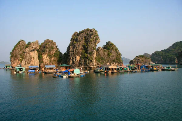 Village Flottant Dans Baie Halong Vietnam — Photo
