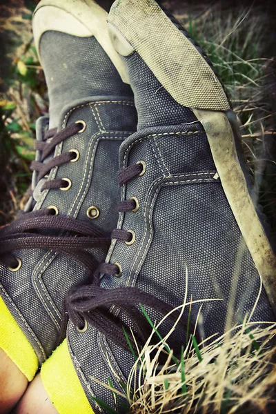 复古风格的草皮运动鞋 — 图库照片