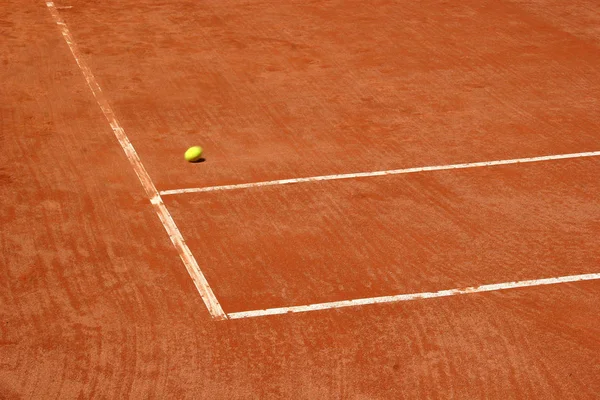 Теннисный Корт Размытым Мячом — стоковое фото