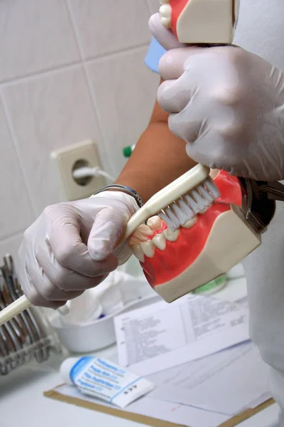 Стоматолог Зубной Флешкой Офисе — стоковое фото