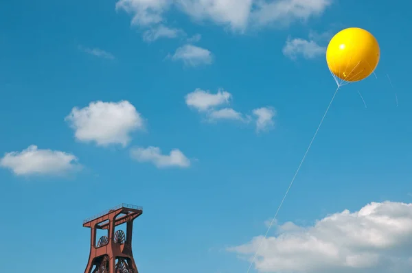 Gökyüzünde Bir Balon — Stok fotoğraf