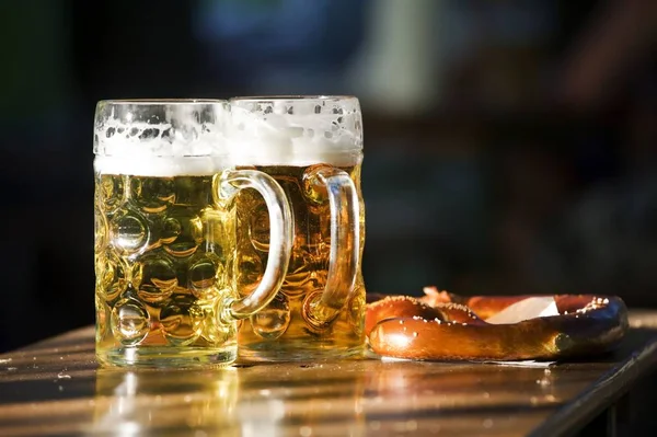 Copo Cerveja Mesa — Fotografia de Stock