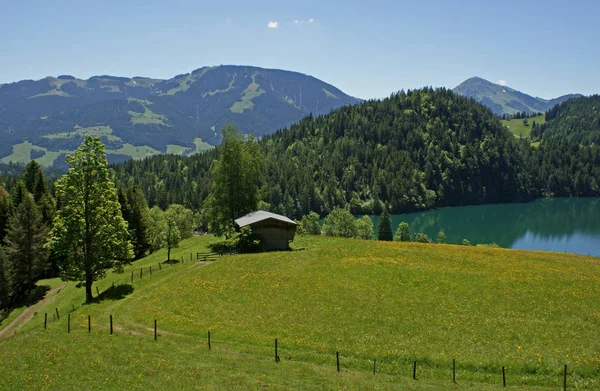 Panorama Montanha Com Lago — Fotografia de Stock